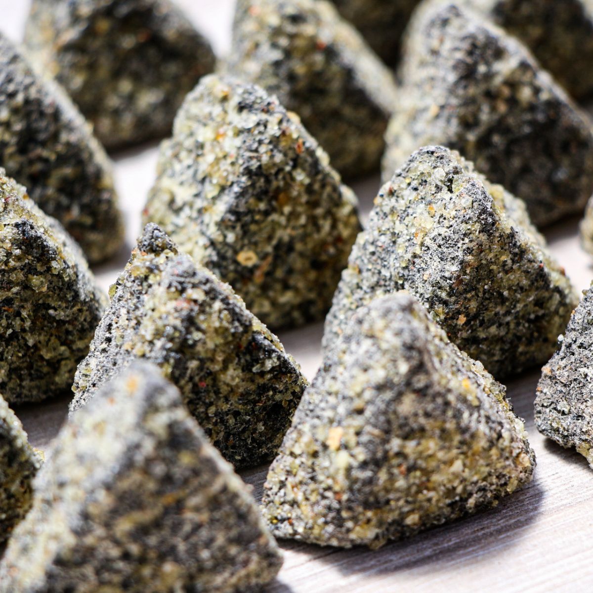 Sahumerio Triangular Ambar y Frankincense