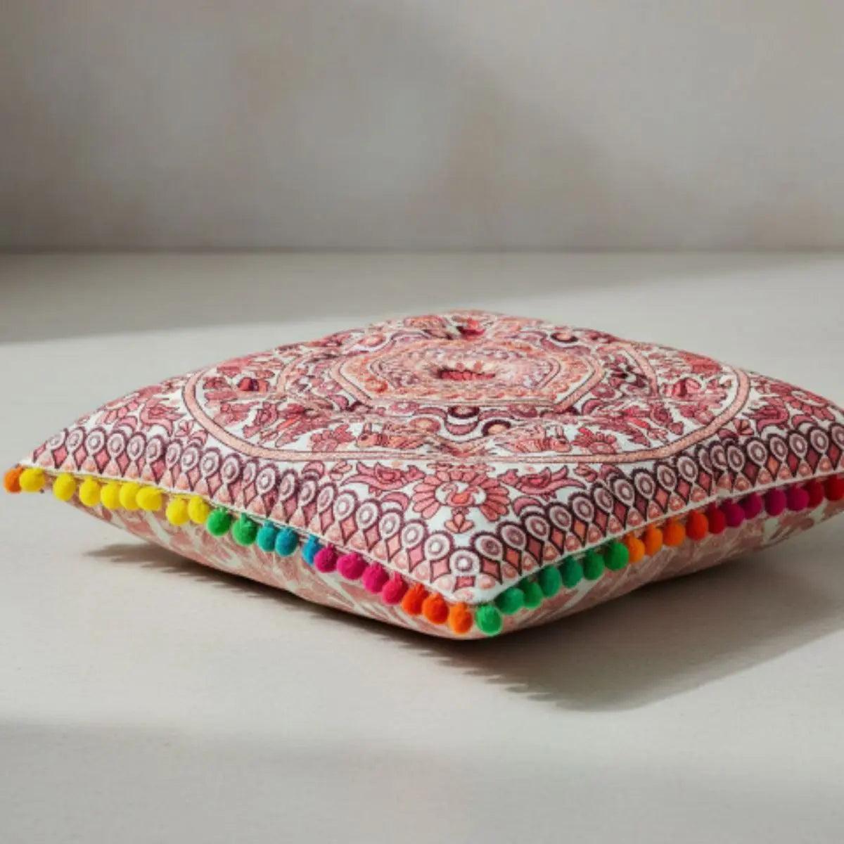 Cojin Boho Rosado Cuadrado Chico