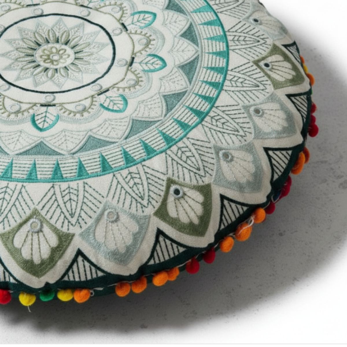 Cojin Boho Verde Redondo Mediano