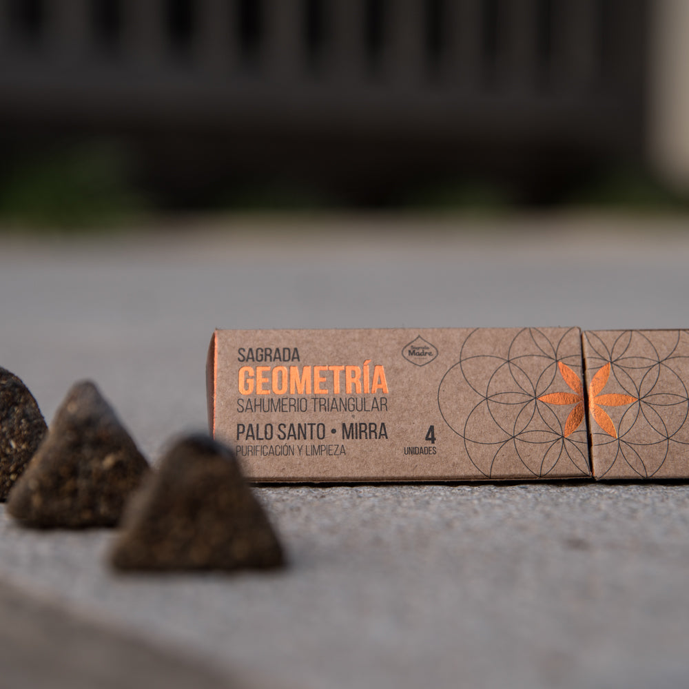 Sahumerio Triangular Palo Santo y Mirra