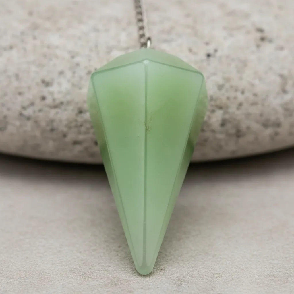 Péndulo Pirámide Jade Grande