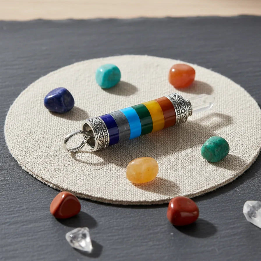 Colgante 7 Chakra con Punta de Cuarzo 10 cm