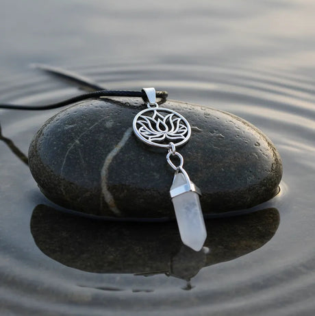 Colgante Lotus de Punta Cuarzo de Cristal