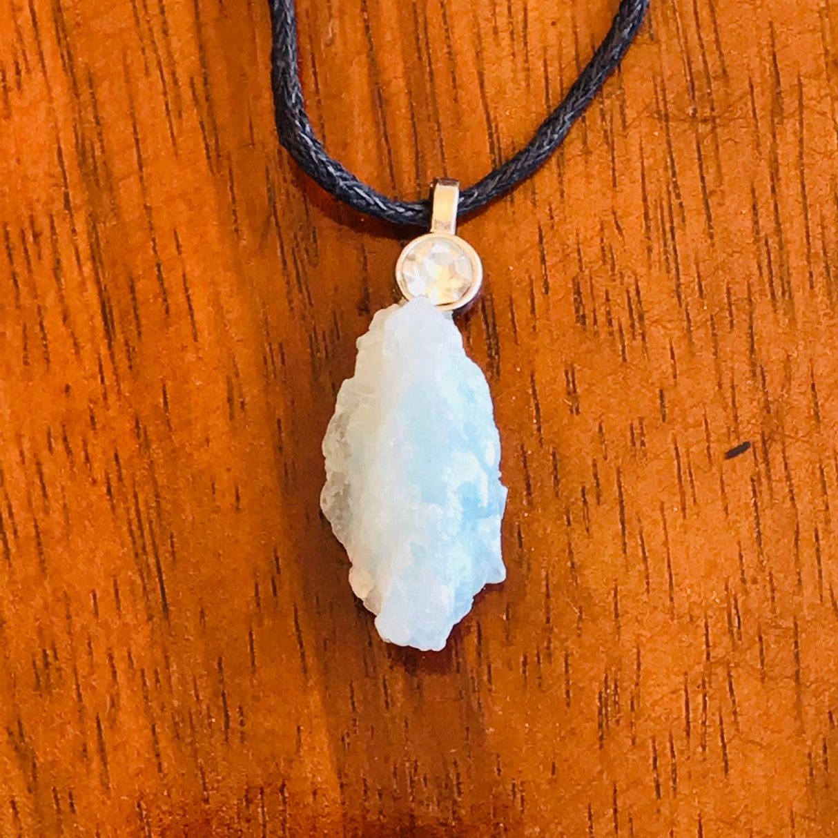 Colgante Piedra Aragonite Azul con Brillo