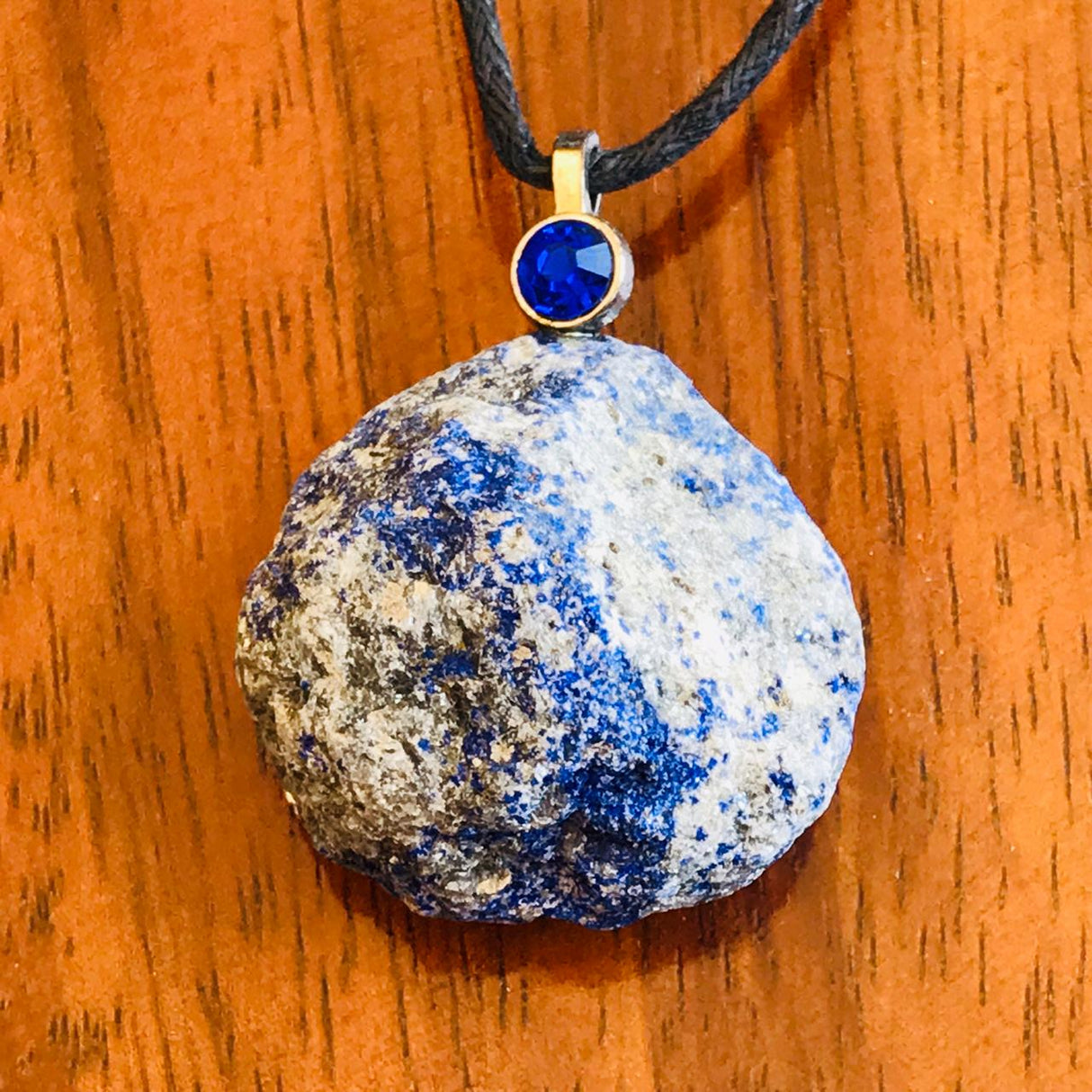 Colgante Piedra Lapislázuli con Brillo