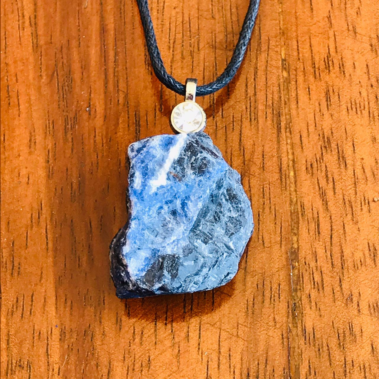 Colgante Piedra con Brillo Sodalita