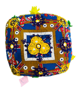 Cojín bordado a mano Yellow Square